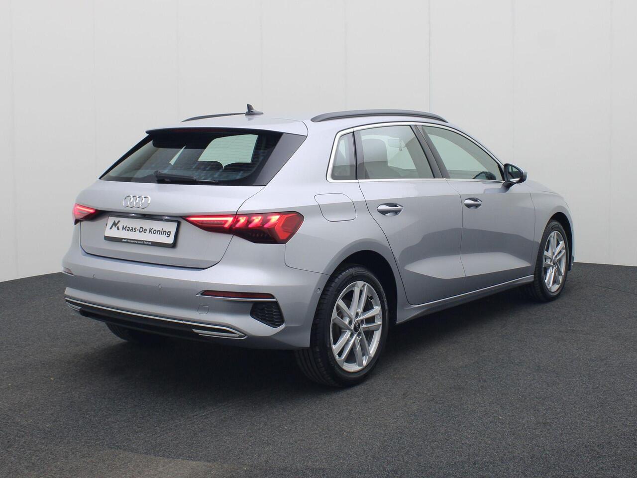 Audi A3 SPORTBACK 40 TFSIe 150kW/204PK Advanced edition · Camera · Apple/Android Car Play · Stoelverwarming · Adaptive Cruise Control · Head-up display · Elektrische kofferbakklep ·