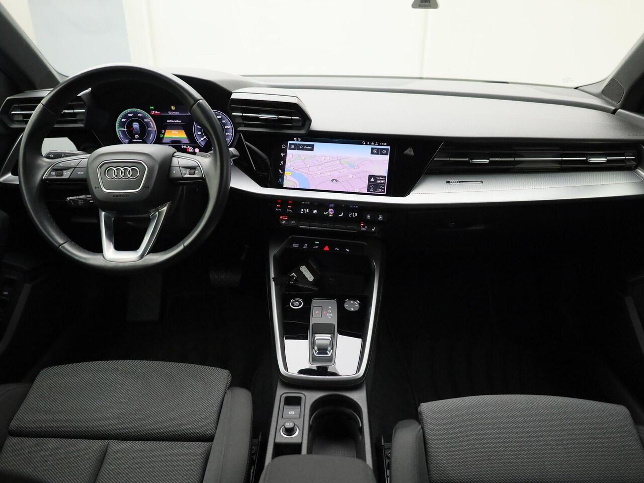 Audi A3 SPORTBACK 40 TFSIe 150kW/204PK Advanced edition · Camera · Apple/Android Car Play · Stoelverwarming · Adaptive Cruise Control · Head-up display · Elektrische kofferbakklep ·