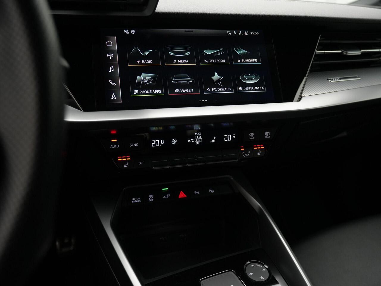 Audi A3 SPORTBACK 45 TFSI e 245 pk S-tronic S edition Competition / S-Line | Panoramadak | Achteruitrijcamera | Stoelverwarming | Navigatie