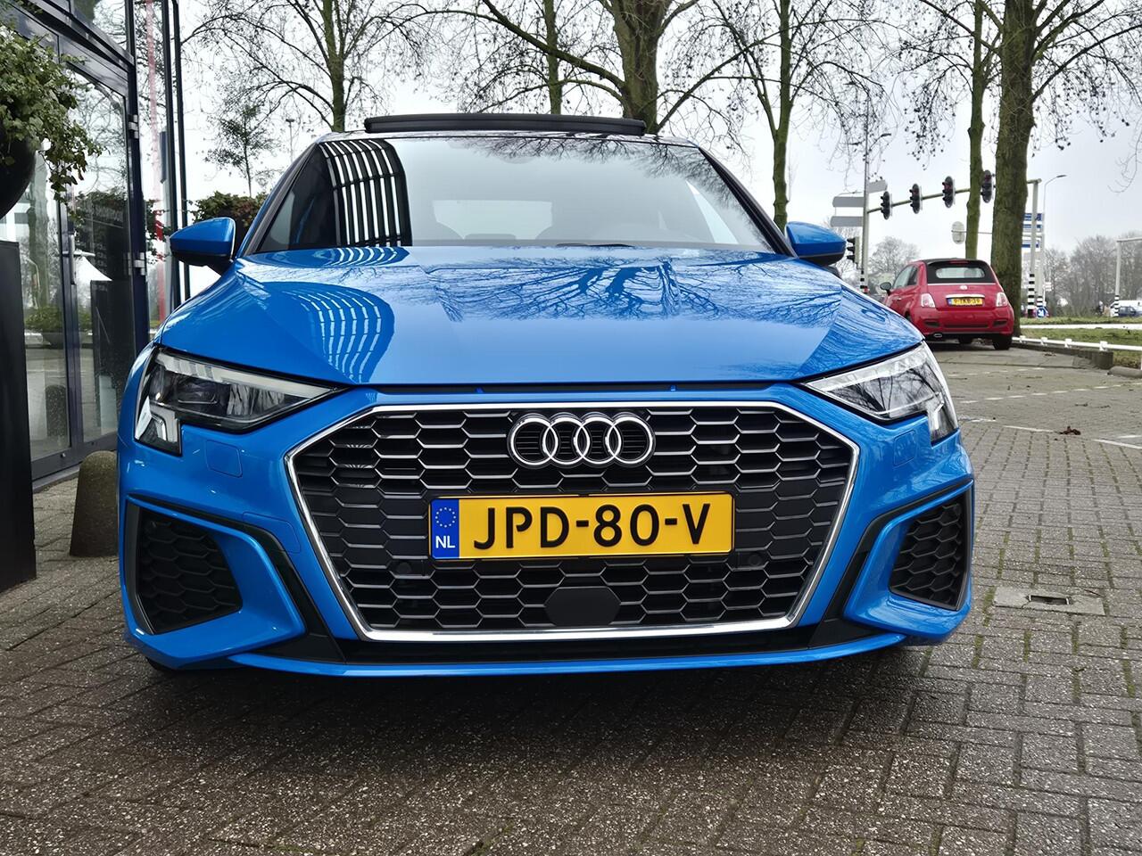 Audi A3 SPORTBACK 40 TFSI e S-LINE | TURBOBLAUW | Panoramadak | LED | Cruise Control | Climate Control | Parkeer assistent | Parkeersensoren + Camera