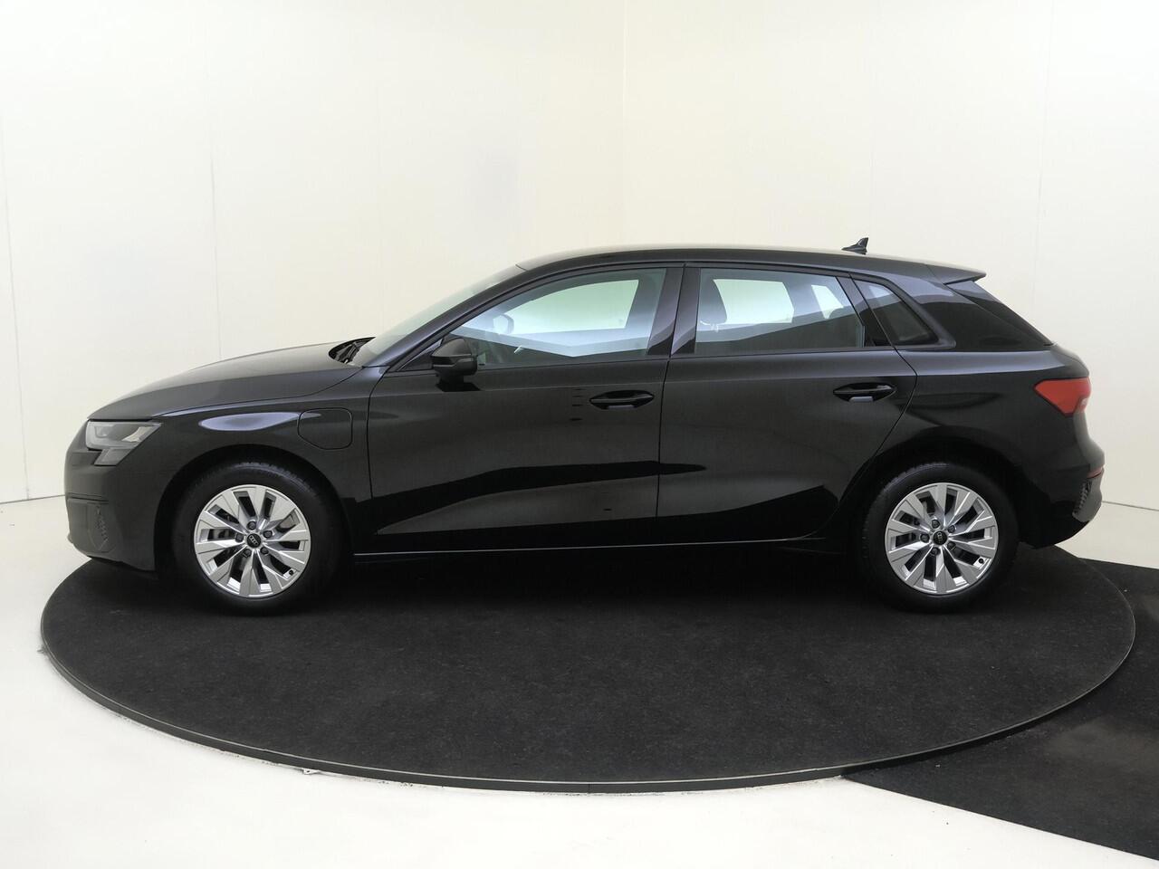 Audi A3 SPORTBACK 40 TFSI e Advanced edition | SoH 100% | Virtual cockpit Plus | Parkeerassistent | Achteruitrijcamera | Navigatie Plus | Lederen bekleding | Stoelverwarming | CarPlay |
