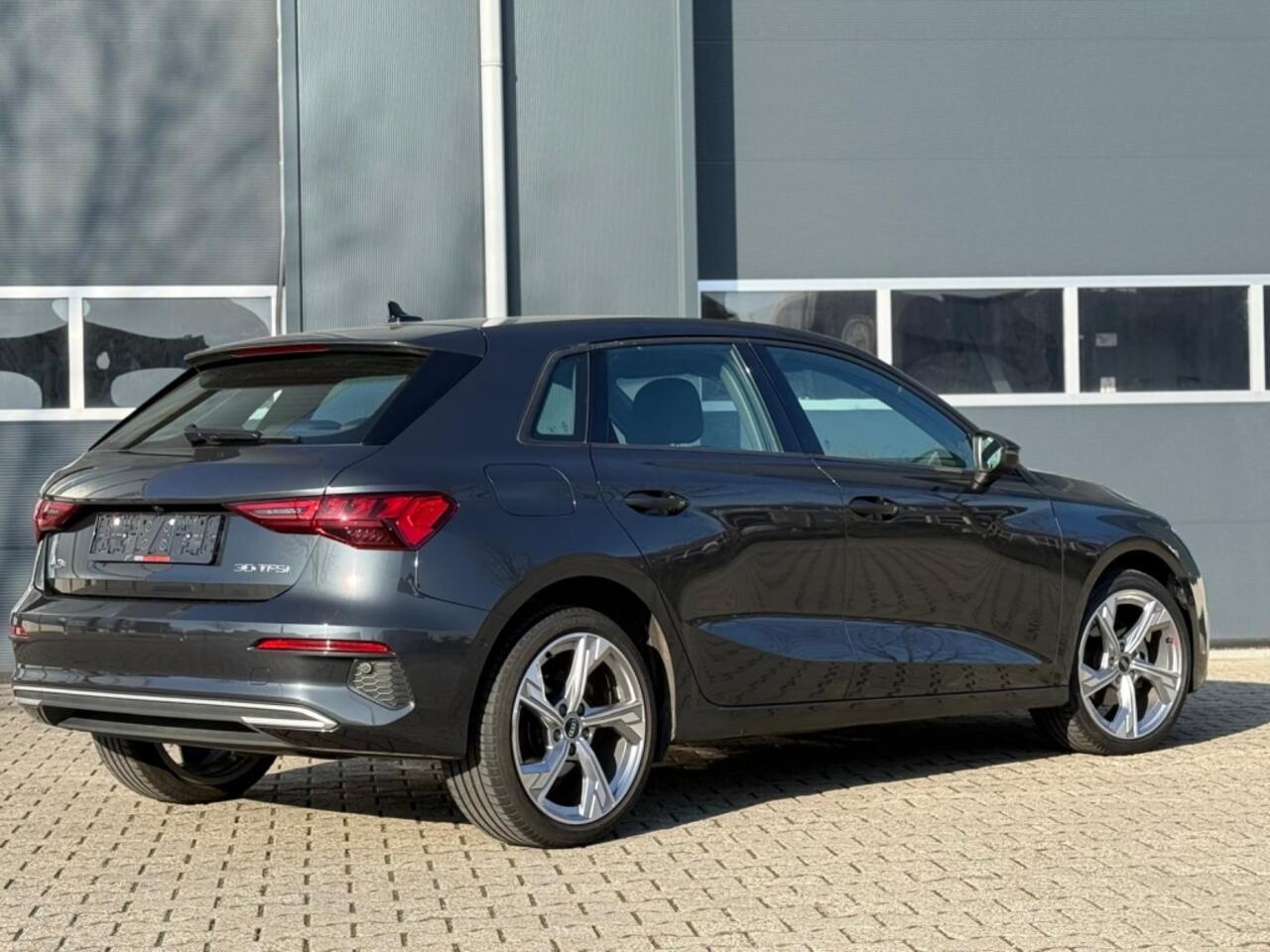 Audi A3 SPORTBACK 30 TFSI S edition gratis 1 jaar garantie!