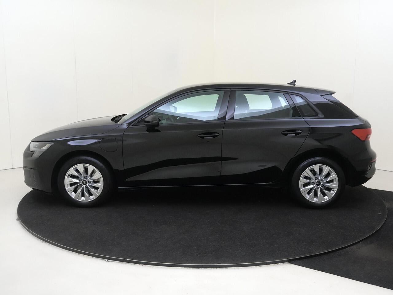 Audi A3 SPORTBACK 40 TFSI e Advanced edition | Parkeersensoren achter | Cruise Control | CarPlay | Navigatie | Audi virtual cockpit | Airco |