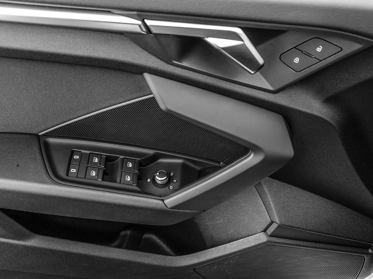 Audi A3 SPORTBACK 30 TFSI 110pk S-tronicAdvanced edition · Apple/Android Car Play · Navigatie · P-Sensoren · Cruise Control · 17'' Inch ·