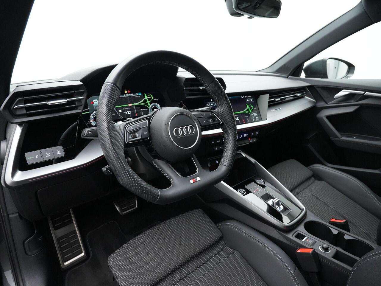 Audi A3 SPORTBACK 30 TFSI 110 pk S-tronic S edition / S-Line | Panoramadak | Stoelverwarming | Navigatie