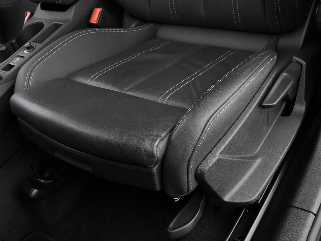 Audi A3 SPORTBACK 40 TFSIe 204pk S-tronic S Edition · Panoramadak · Apple/Android Car Play · Lederen Bekleding · Cruise Control · Navigatie · Stoelverwarming · P-Sensoren · 17'' Inch ·
