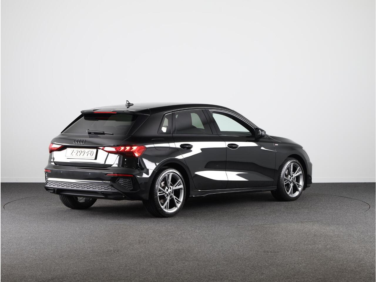 Audi A3 SPORTBACK 30 TFSI S edition 110 pk S-tronic | Verlengde garantie | Navigatie | Parkeersensoren achter | LED koplampen | S-Line |