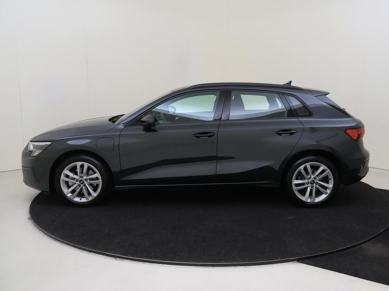 Audi A3 SPORTBACK 40 TFSI e Advanced edition | Stoelverwarming | Virtual cockpit Plus | Keyless | Full LED verlichting | Navigatie Plus | CarPlay | Adaptieve cruise control |