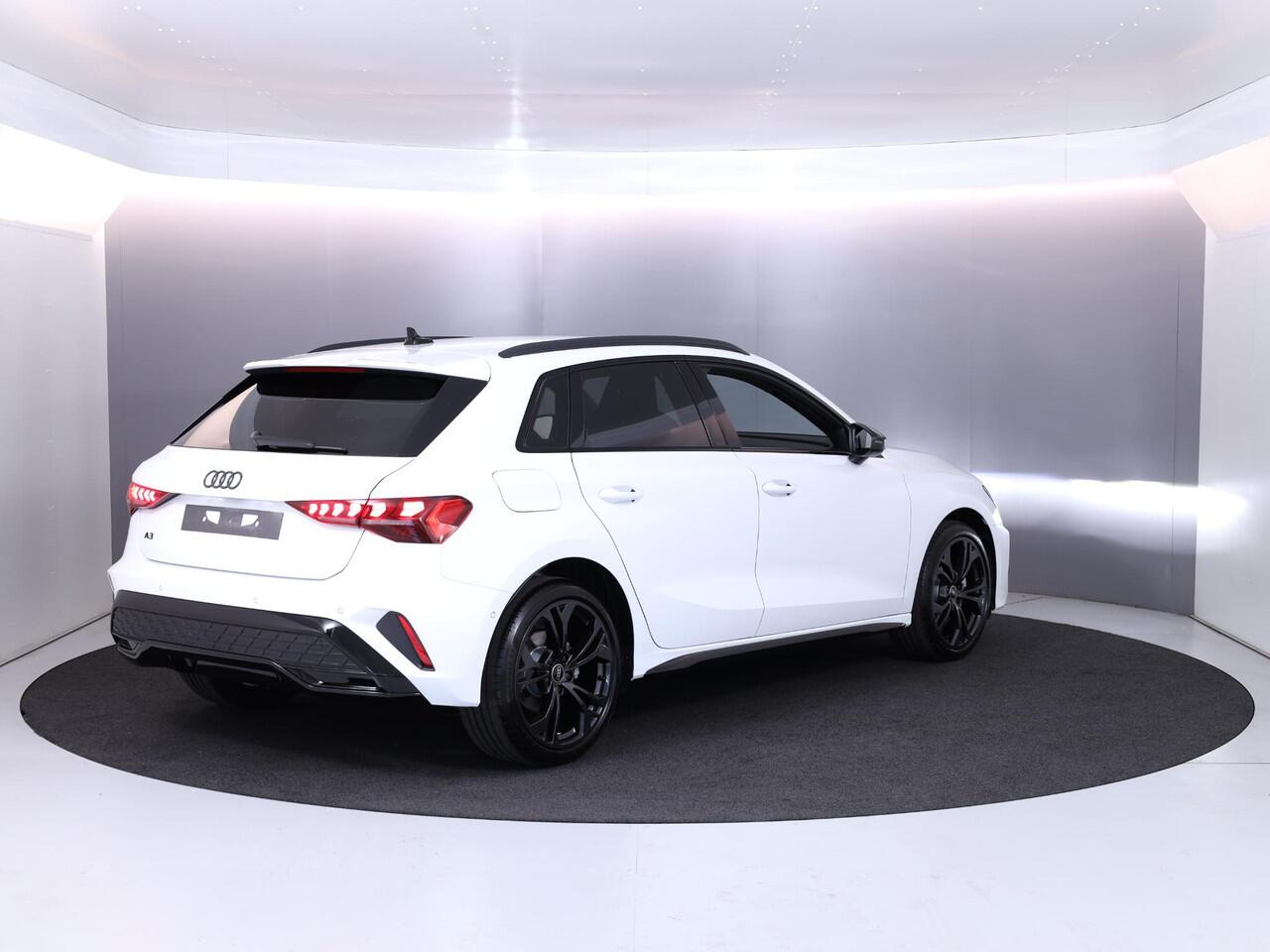 Audi A3 SPORTBACK 40 TFSI e S edition 204 pk S-tronic | Verlengde garantie | Navigatie | Parkeersensoren (Park assist) | Matrix LED koplampen | Elektr. bestuurdersstoel | S-Line |