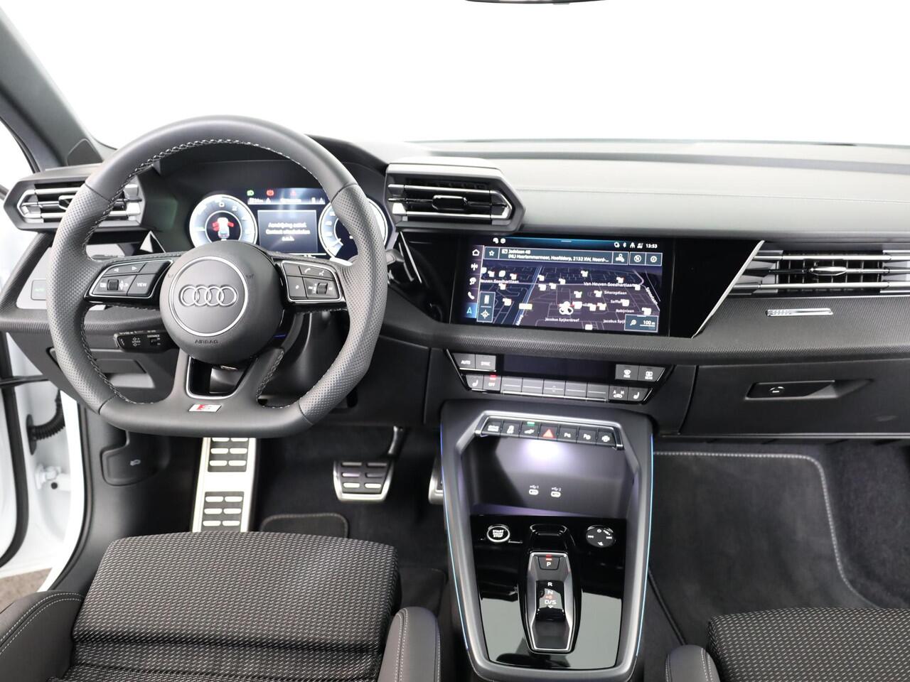 Audi A3 SPORTBACK 40 TFSI e S edition 204 pk S-tronic | Verlengde garantie | Navigatie | Parkeersensoren (Park assist) | Matrix LED koplampen | Elektr. bestuurdersstoel | S-Line |