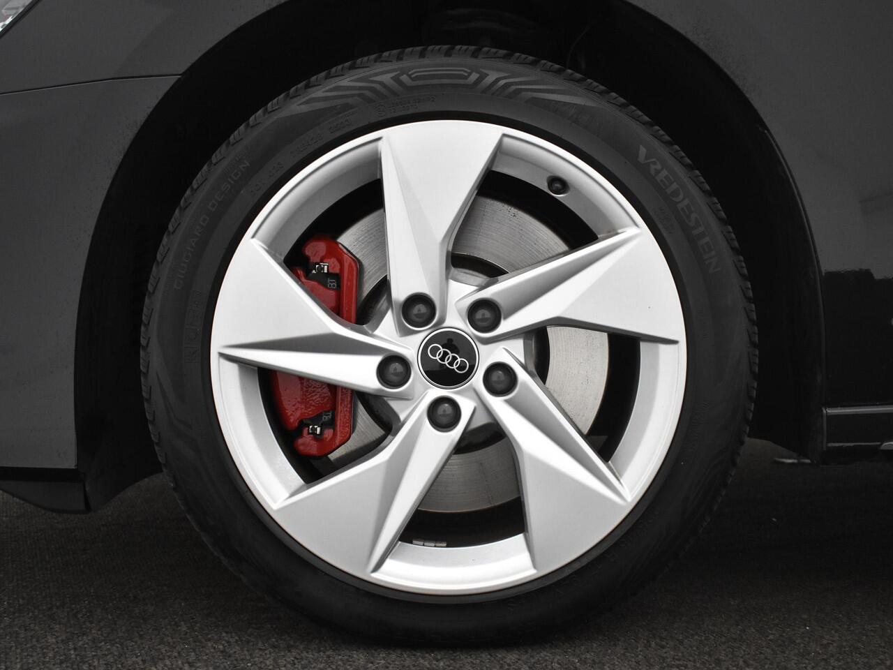 Audi A3 SPORTBACK 45 TFSIe 245pk S-Tronic S Edition Competition · Apple/Android Car Play · Navi · P-Sensoren · Stoelverwarming · Trekhaak · 17'' Inch · Garantie t/m 05-01-2028 of 100.000km