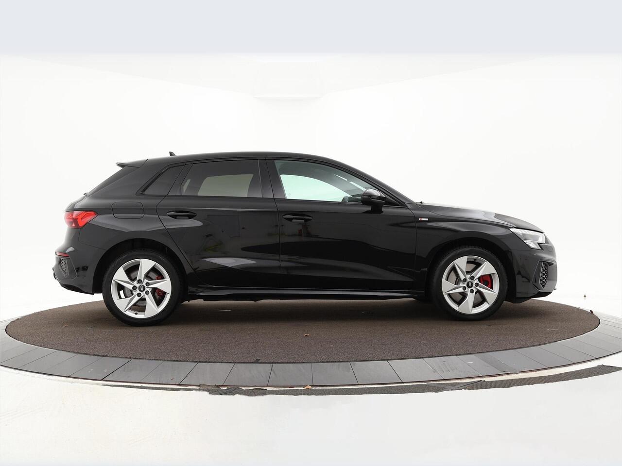 Audi A3 SPORTBACK 45 TFSIe 245pk S-Tronic S Edition Competition · Apple/Android Car Play · Navi · P-Sensoren · Stoelverwarming · Trekhaak · 17'' Inch · Garantie t/m 05-01-2028 of 100.000km