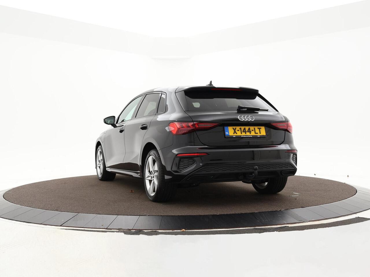 Audi A3 SPORTBACK 45 TFSIe 245pk S-Tronic S Edition Competition · Apple/Android Car Play · Navi · P-Sensoren · Stoelverwarming · Trekhaak · 17'' Inch · Garantie t/m 05-01-2028 of 100.000km