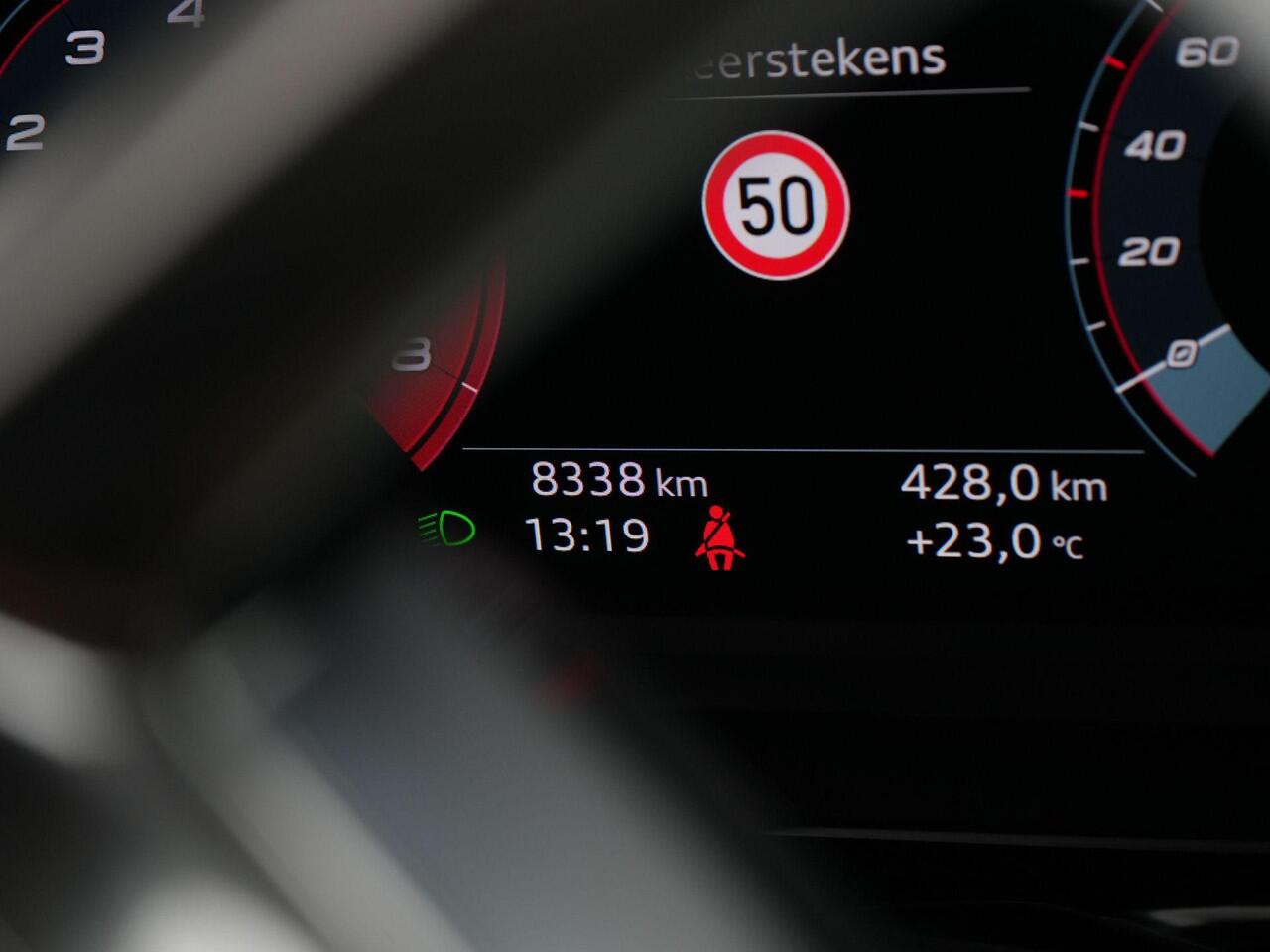 Audi A3 SPORTBACK 35 TFSI 150 pk S-tronic S edition / S-Line | Panoramadak | Sonos | Achteruitrijcamera | Stoelverwarming