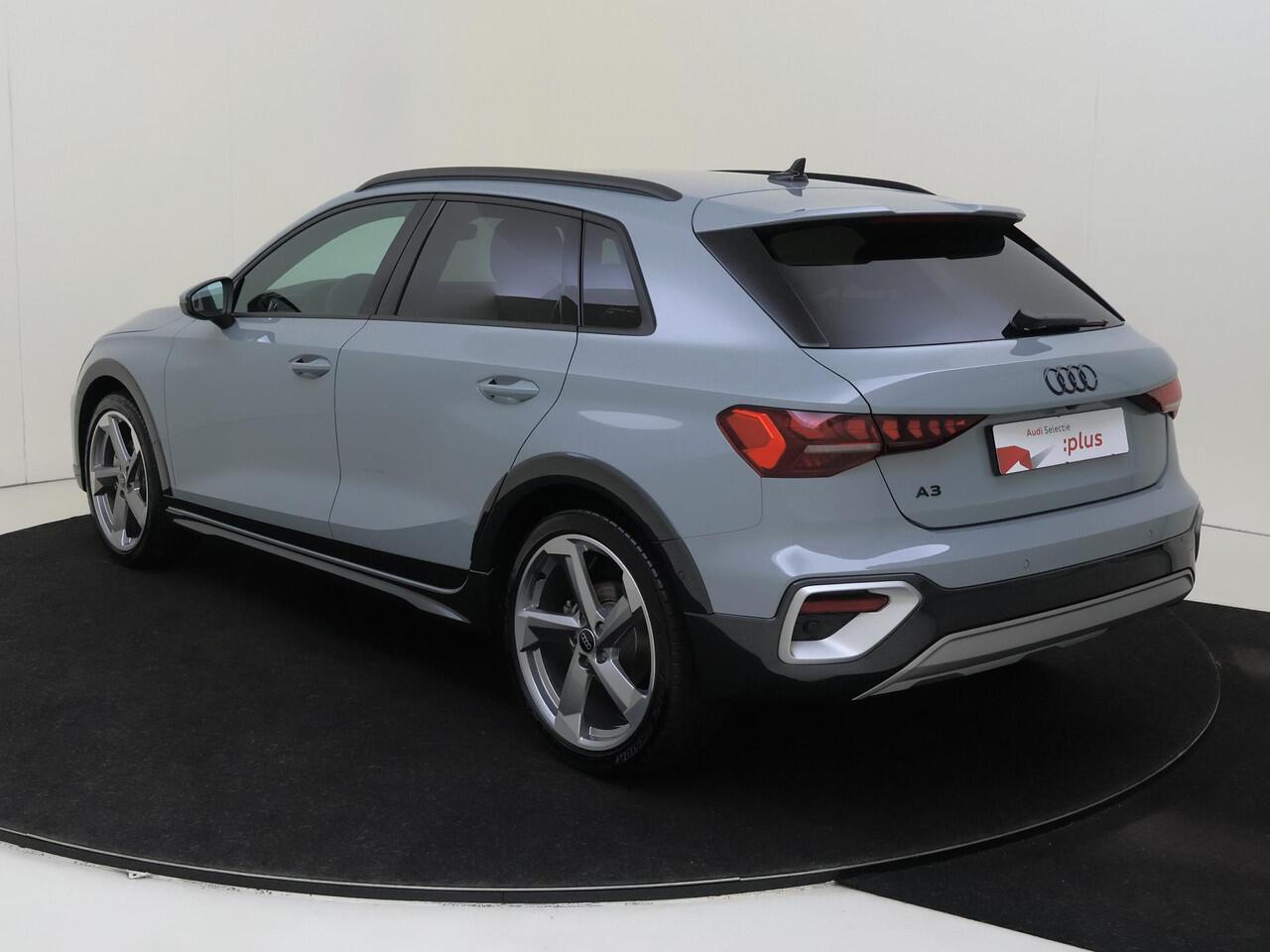 Audi A3 SPORTBACK allstreet 35 TFSI Advanced edition | Trekhaak | Parkeeerassistent | Keyless | Virtual cockpit Plus | Stoelverwarming | Achteruitrijcamera | Adaptieve cruise control | Navigatie Plus |