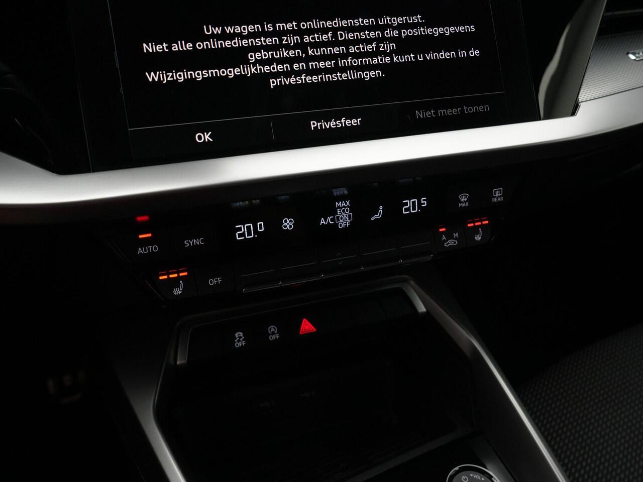 Audi A3 SPORTBACK 35 TFSI 150 pk S-tronic S edition / S-Line | Panoramadak | Stoelverwarming | Navigatie | Parkeersensoren achter