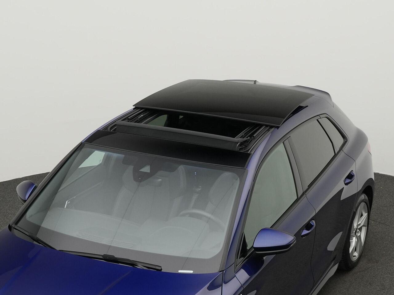 Audi A3 SPORTBACK 35 TFSI 150 pk S-tronic S edition / S-Line | Panoramadak | Stoelverwarming | Navigatie | Parkeersensoren achter