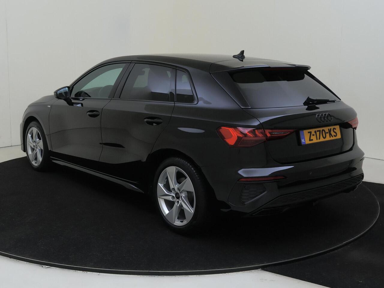 Audi A3 SPORTBACK 35 TFSI S edition | Trekhaak | Full LED verlichting | Navigatie Plus | Optiek zwart Plus | Adaptieve cruise control | CarPlay | Draadloze telefoonlader |