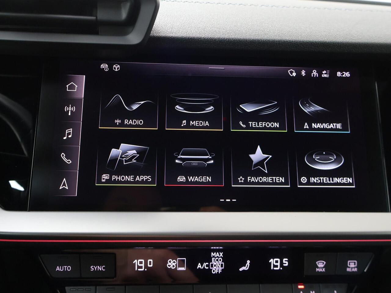 Audi A3 SPORTBACK 35 TFSI S edition | 150 PK | Automaat | Multifunctioneel stuurwiel | Parkeersensoren | Stoelverwarming |