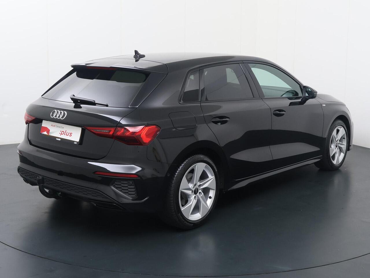 Audi A3 SPORTBACK 35 TFSI S edition | 150 PK | Automaat | Multifunctioneel stuurwiel | Parkeersensoren | Stoelverwarming |