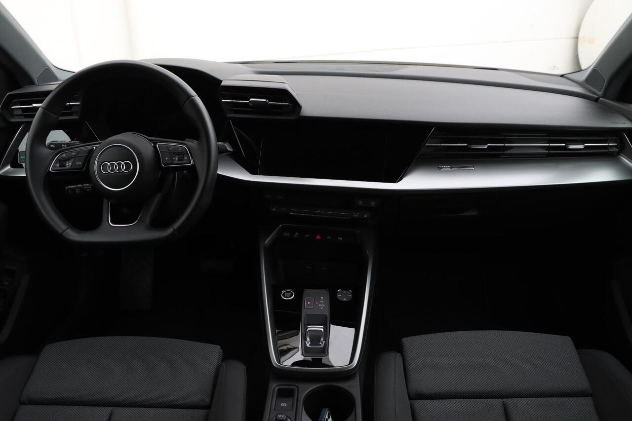 Audi A3 SPORTBACK 40 TFSI e S Edition 204pk S-Tronic l Zwart Optiek Plus