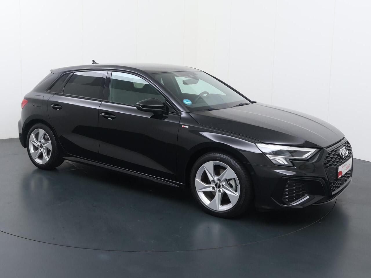 Audi A3 SPORTBACK 35 TFSI S edition | 150 PK | Automaat | Multifunctioneel stuurwiel | Cruisecontrol | Afneembare trekhaak |