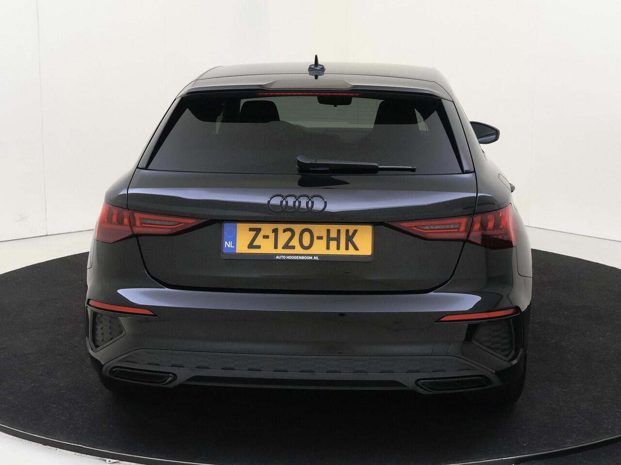 Audi A3 SPORTBACK 35 TFSI S edition | Parkeersensoren achter | CarPlay | Sfeerverlichting | Audi virtual cockpit | Stoelverwarming | Navigatie | Cruise control |