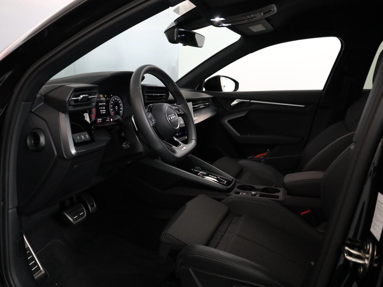 Audi A3 SPORTBACK 30 TFSI S edition 116 pk S-tronic | Verlengde garantie | Navigatie | Parkeersensoren (Park assist) | Achteruitrijcamera | Adaptieve cruise control | S-Line |