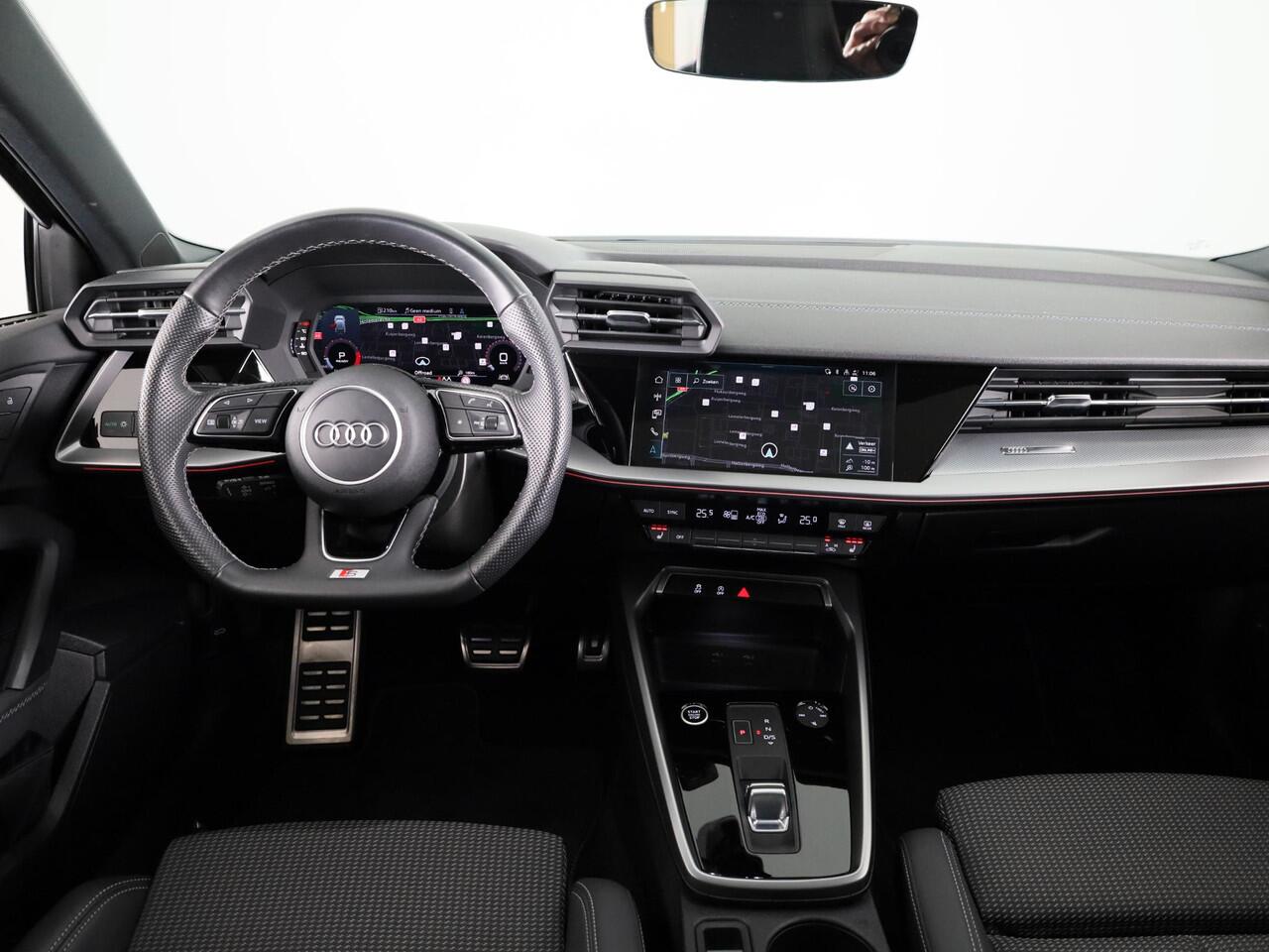 Audi A3 SPORTBACK 35 TFSI S edition 150pk| Panoramadak | 18 inch Lichtmetalen velgen | Apple carplay-/ Android auto | Stoelverwarming