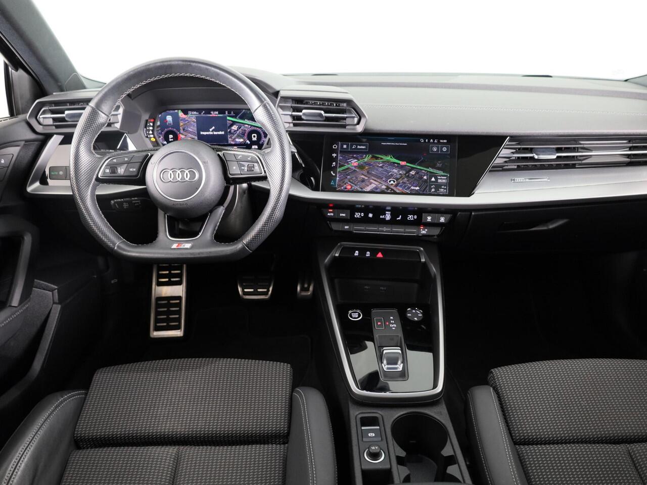 Audi A3 SPORTBACK 35 TFSI S edition 150pk | Panoramadak | Navigatie |Lichtmetalen velgen | Climatronic