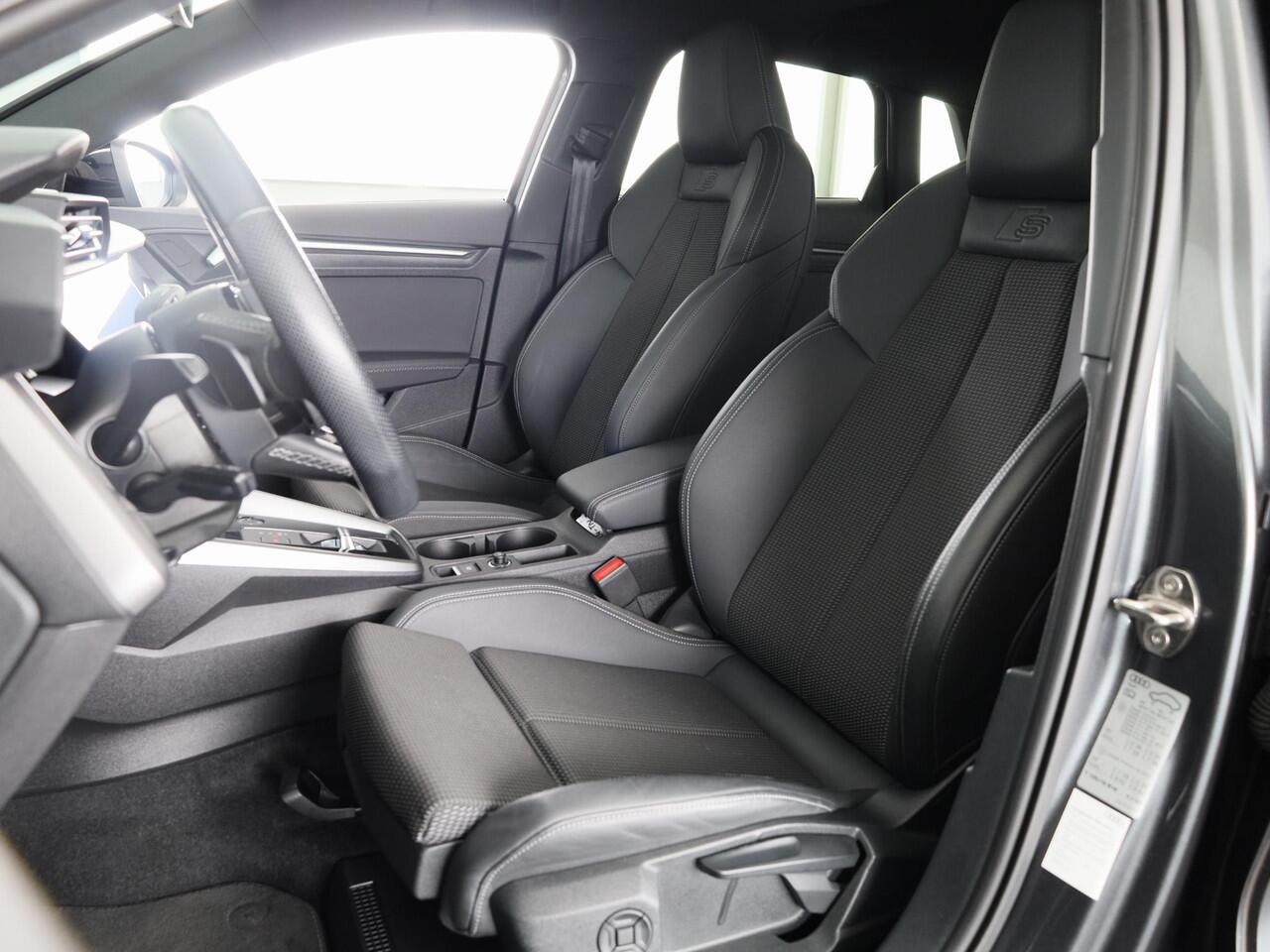 Audi A3 SPORTBACK 35 TFSI S edition 150pk | Panoramadak | Navigatie |Lichtmetalen velgen | Climatronic