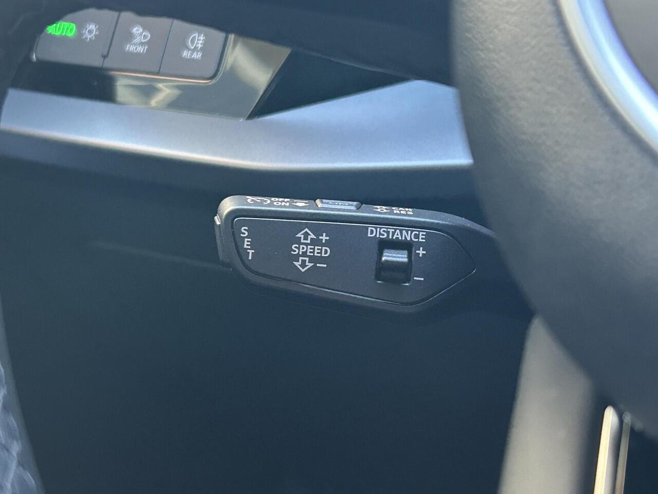 Audi A3 SPORTBACK 35 TFSI Advanced edition l Sonos l LED l 19 Inch l Stoelverwarming l Zwart Optiek