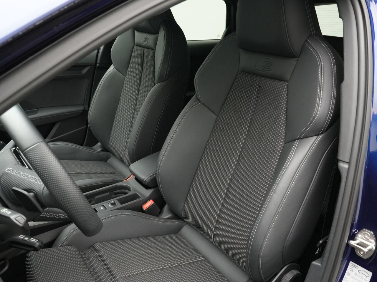 Audi A3 SPORTBACK 45 TFSI e 245 pk S-tronic S edition Competition | Stoelverwarming | Standkachel | Remklauwen rood | 18 inch