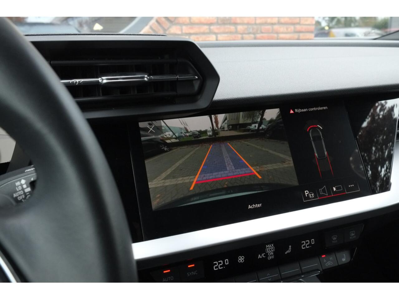 Audi A3 SPORTBACK 40 TFSI e S-LINE Achteruitrijcamera, Navigatie, Carpla