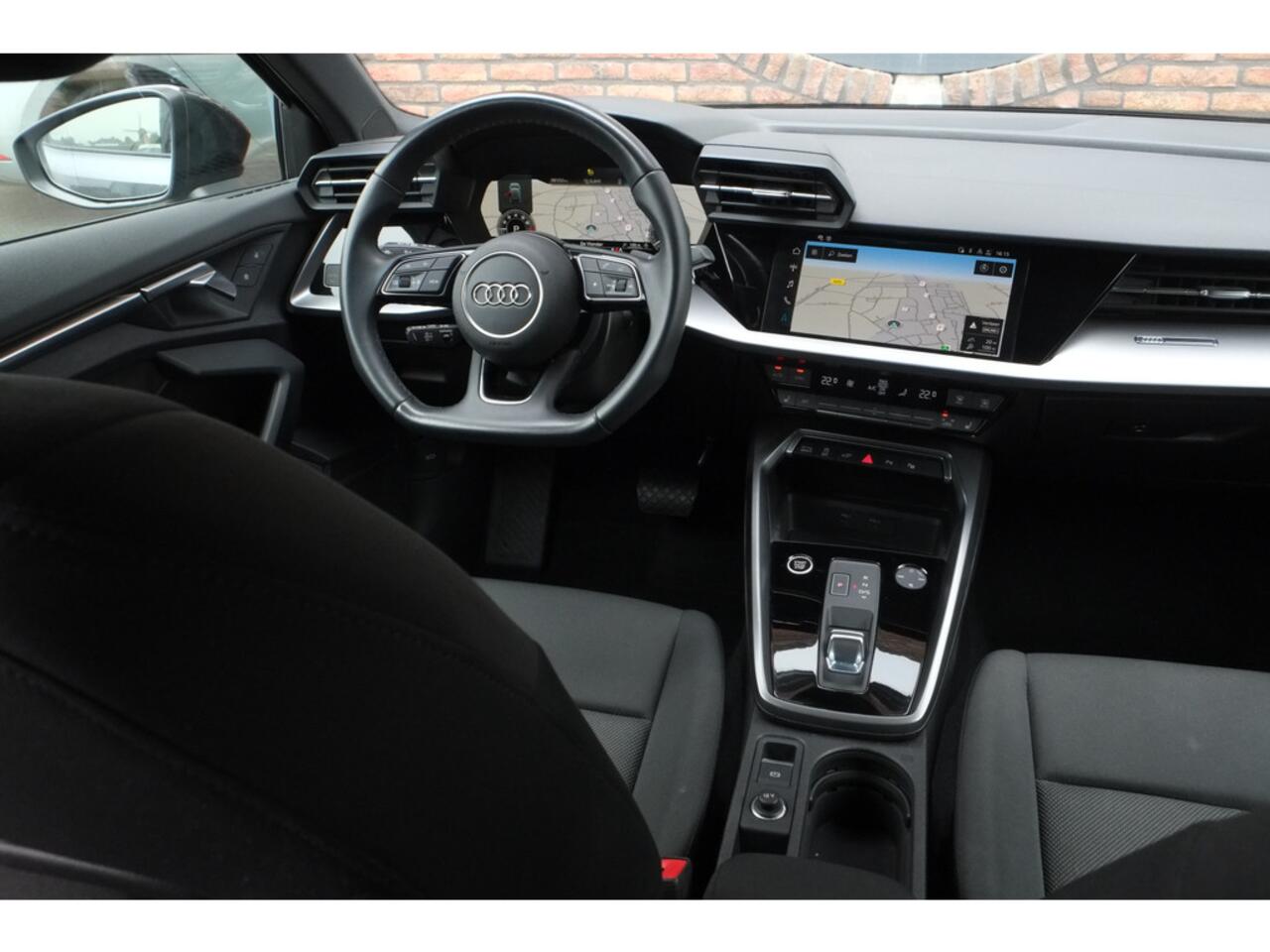 Audi A3 SPORTBACK 40 TFSI e S-LINE Achteruitrijcamera, Navigatie, Carpla