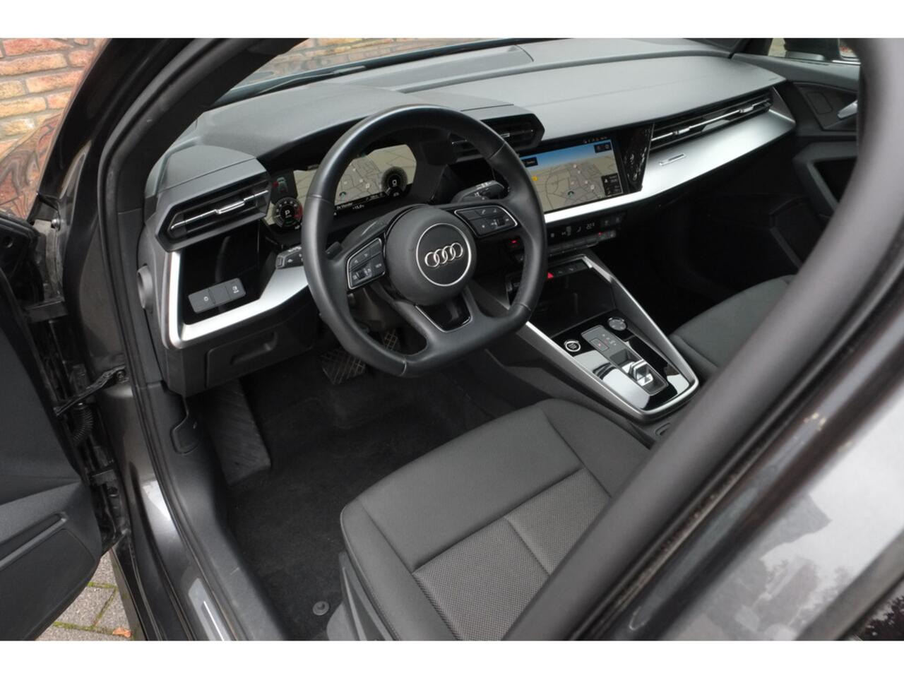 Audi A3 SPORTBACK 40 TFSI e S-LINE Achteruitrijcamera, Navigatie, Carpla