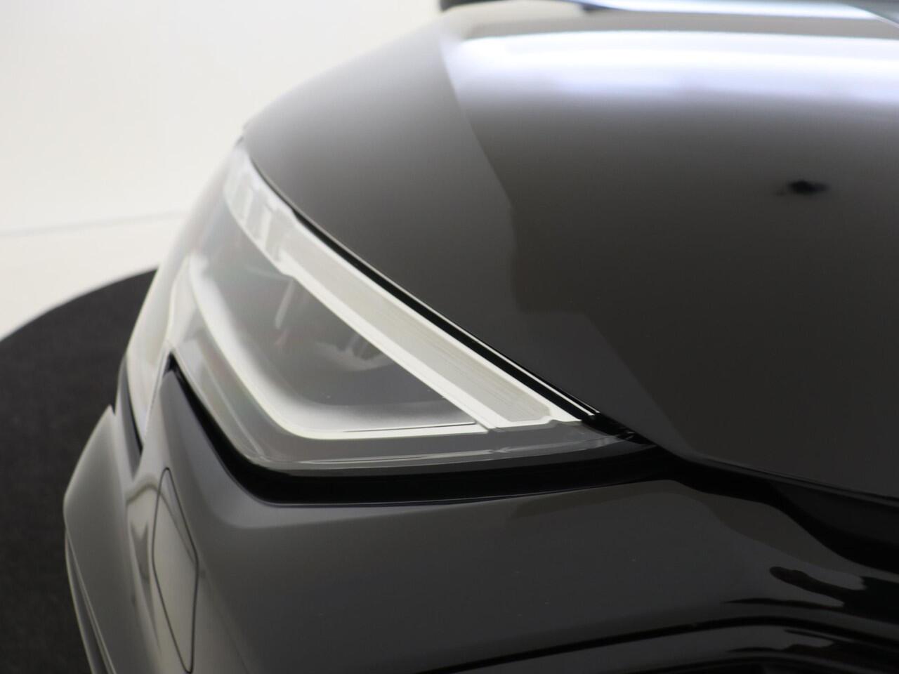 Audi A3 SPORTBACK 35 TFSI S edition | Trekhaak | Full LED verlichting | Navigatie Plus | Optiek zwart Plus | Adaptieve cruise control | CarPlay | Draadloze telefoonlader |