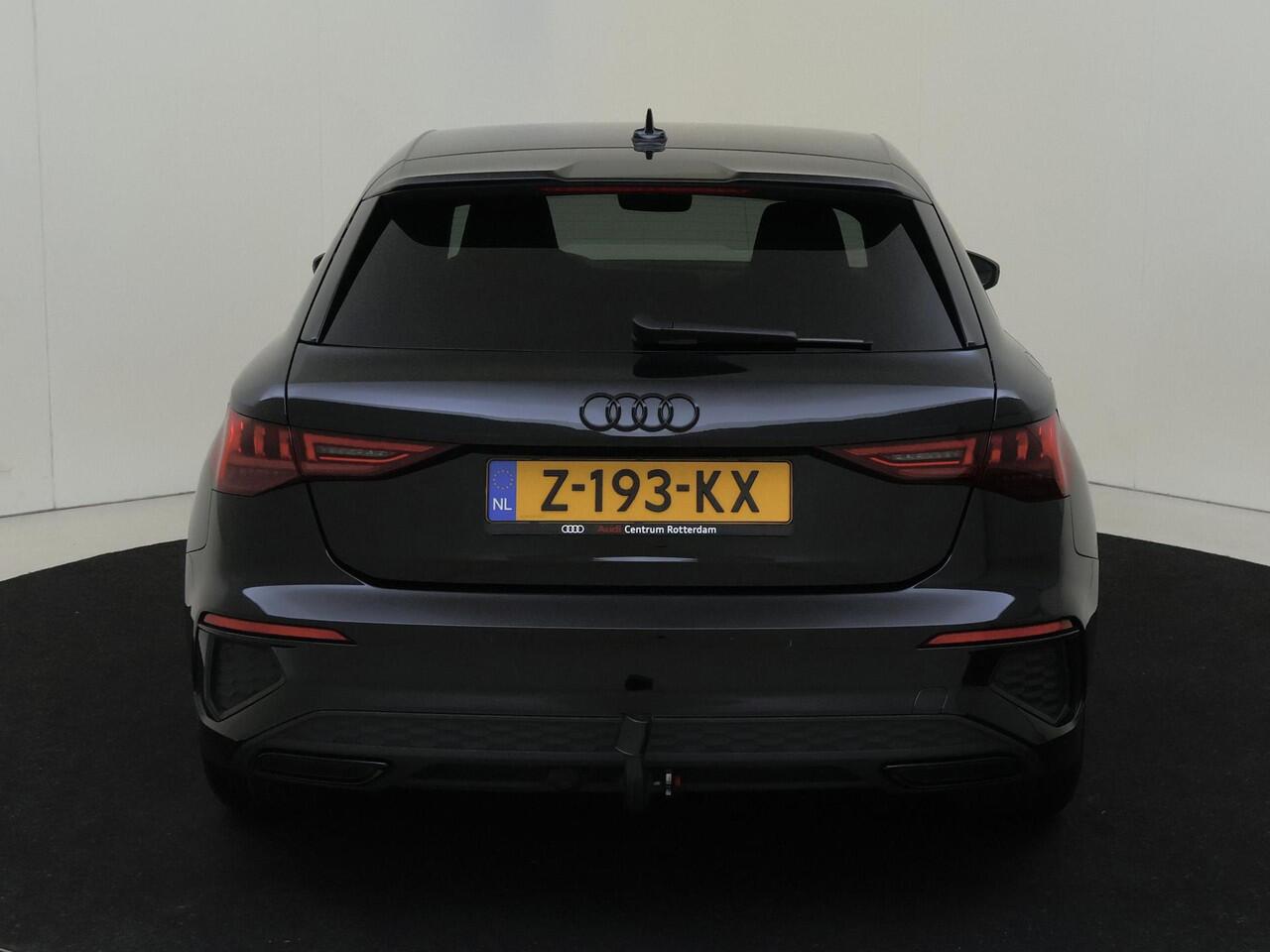 Audi A3 SPORTBACK 35 TFSI S edition | Trekhaak | Full LED verlichting | Navigatie Plus | Optiek zwart Plus | Adaptieve cruise control | CarPlay | Draadloze telefoonlader |