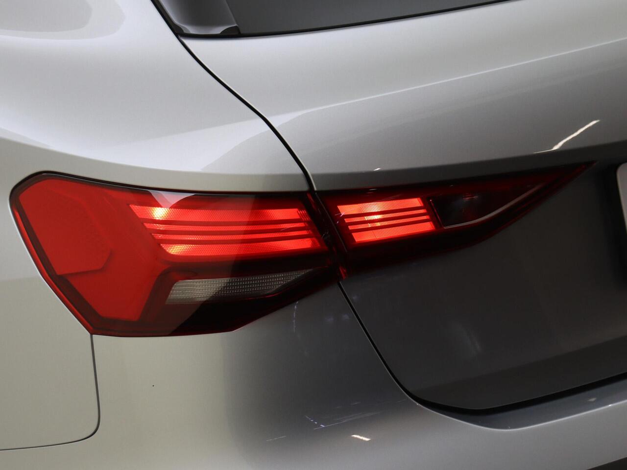 Audi A3 SPORTBACK 40 TFSI e Advanced edition | Parkeerassistent | Virtual cockpit Plus | Adaptieve cruise control | Keyless | Stoelverwarming | Navigatie Plus | CarPlay |