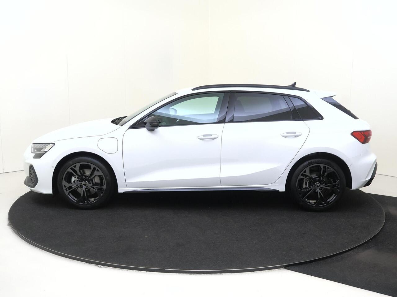 Audi A3 SPORTBACK 40 TFSI e S edition | LED matrix verlichting | Parkeersensoren | Dodehoek detectie | Keyless | Cruise Control | Audi virtual cockpit | CarPlay |