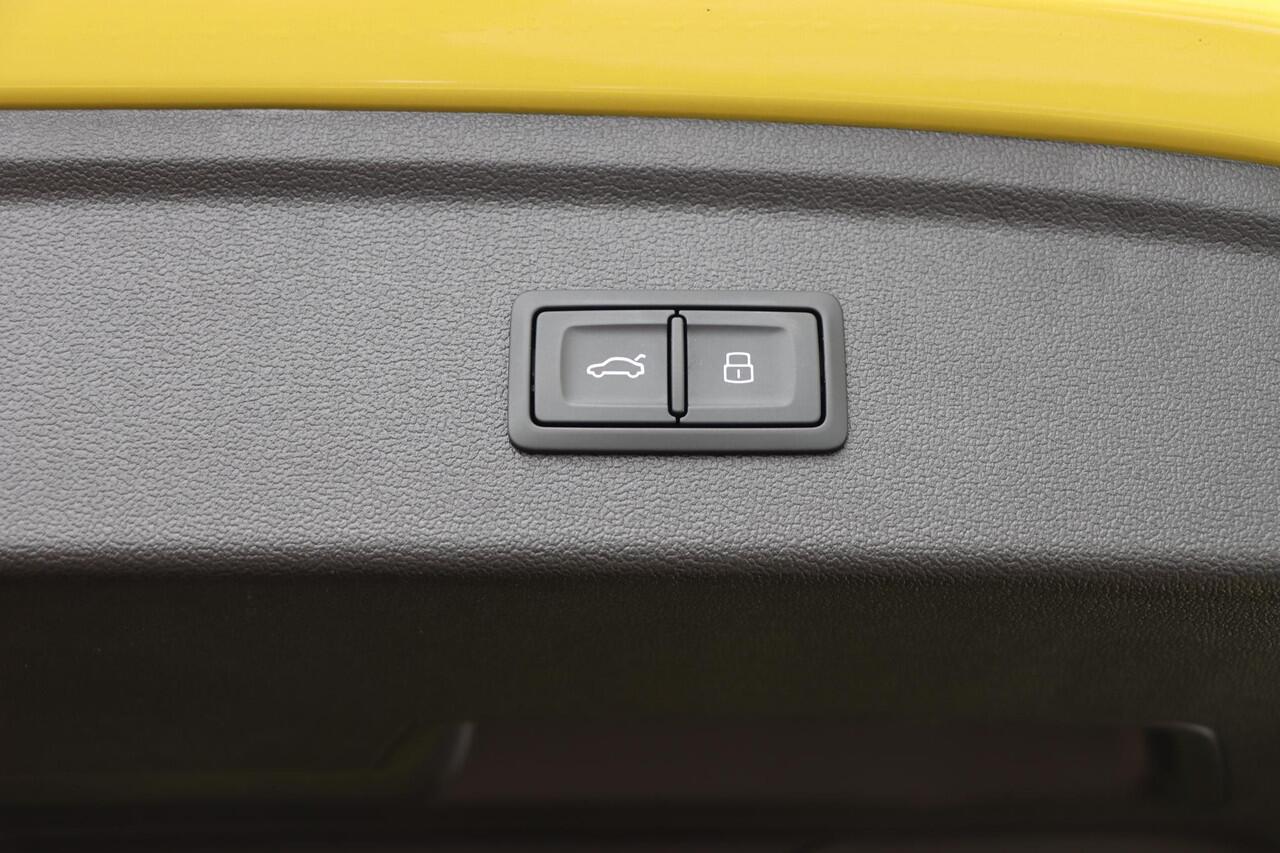 Audi A3 SPORTBACK 40 TFSI e S Edition 204pk S-Tronic l Zwart Optiek Plus | Afneembare trekhaak