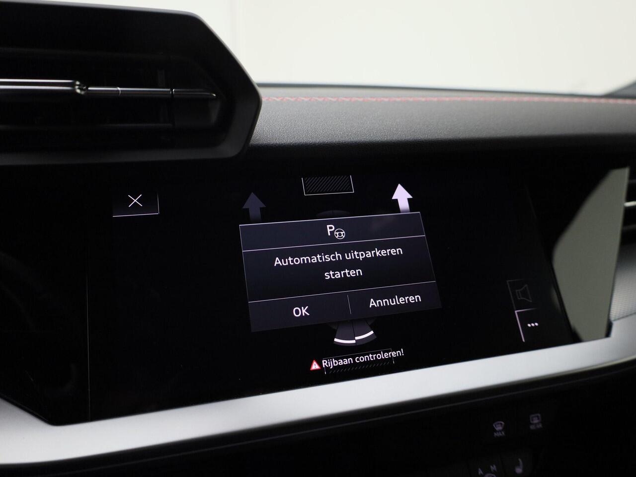 Audi A3 SPORTBACK 40 TFSIe 150kW/204PK S Edition · Panoramadak · Leder · Trekhaak · Garantie t/m 07-12-2028 of 100000km