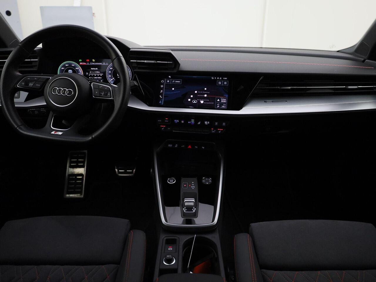 Audi A3 SPORTBACK 40 TFSIe 150kW/204PK S Edition · Panoramadak · Leder · Trekhaak · Garantie t/m 07-12-2028 of 100000km