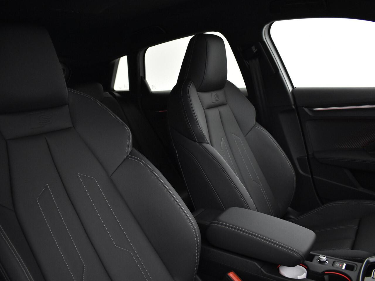 Audi A3 SPORTBACK Advanced edition 40 TFSI e 204 PK · Lederen bekleding · Comfortsleutel · 18" LM Velgen · Assist. Driving + Parking plus