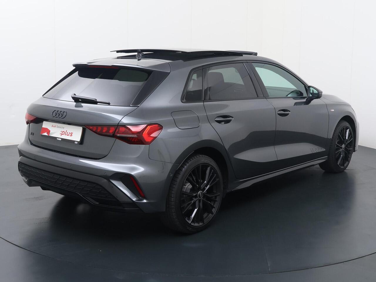 Audi A3 SPORTBACK 40 TFSI e S edition | Panoramadak | Adaptieve Cruise Control | Sfeerverlichting | Camera | Inklapbare spiegels | Sportstuur |