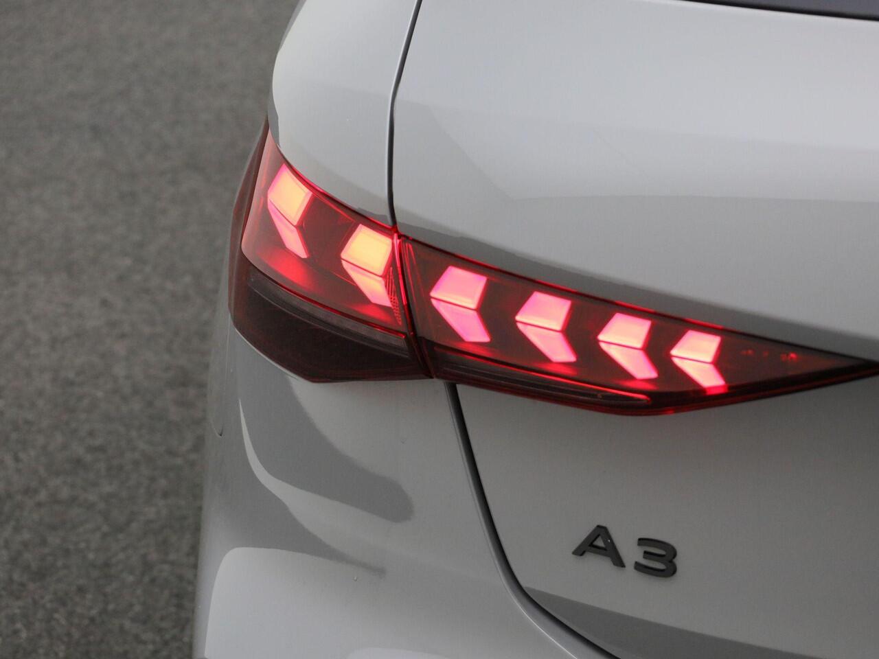 Audi A3 SPORTBACK 45 TFSI e S edition Competition