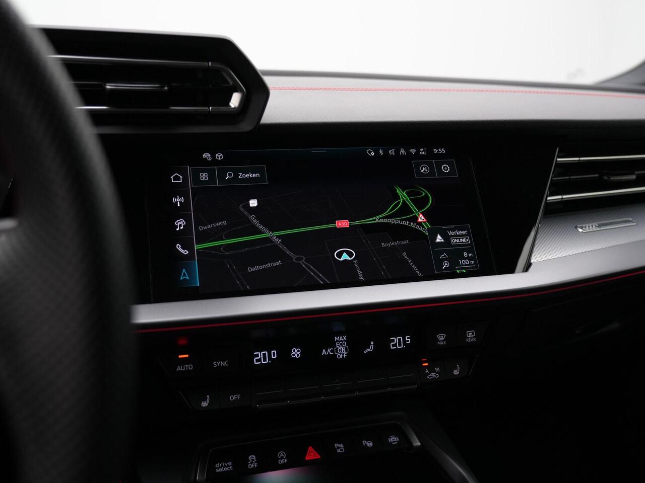 Audi A3 SPORTBACK 35 TFSI 150 pk S-tronic S-Line | Panoramadak | Trekhaak | Head-up display | Matrix LED | Sonos
