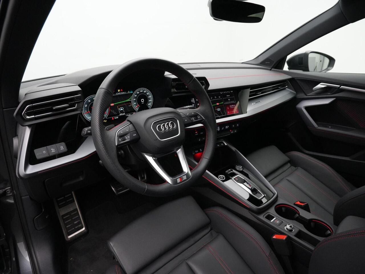 Audi A3 SPORTBACK 35 TFSI 150 pk S-tronic S-Line | Panoramadak | Trekhaak | Head-up display | Matrix LED | Sonos