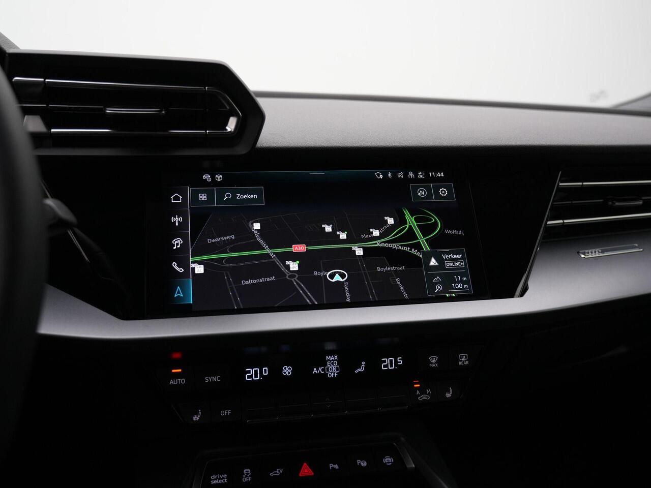 Audi A3 SPORTBACK 40 TFSI e 204 pk S-tronic Advanced edition | Stoelverwarming | Navigatie | Parkeersensoren voor/achter