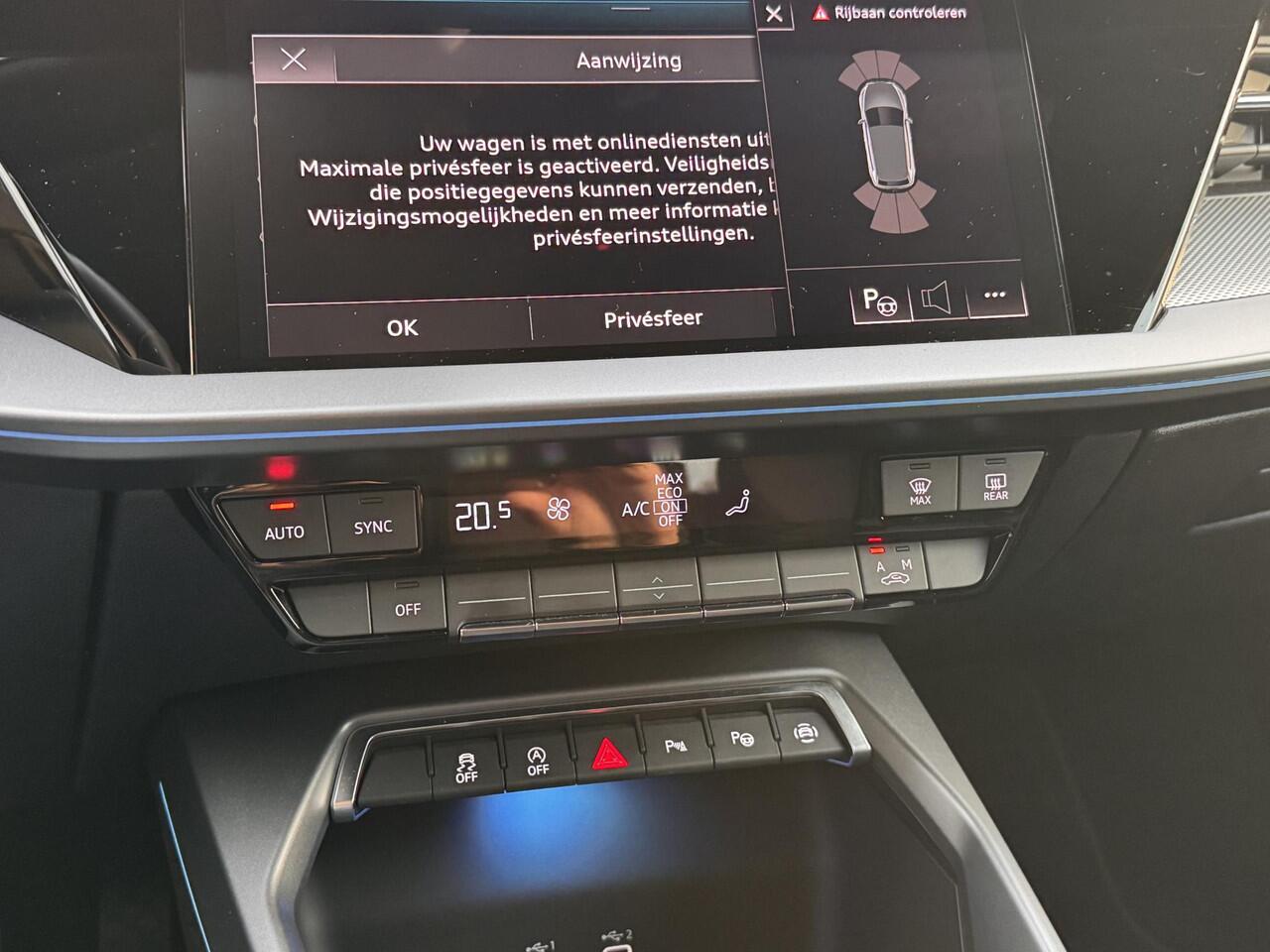 Audi A3 SPORTBACK allstreet 35 TFSI Advanced edition 150PK S-tronic | Ambient + | Elektrische verstelbare stoel | Elektrische achterklep | Parkeersensoren voor + achter |